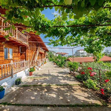 Guest House Luiza Borsh Zewnętrze zdjęcie